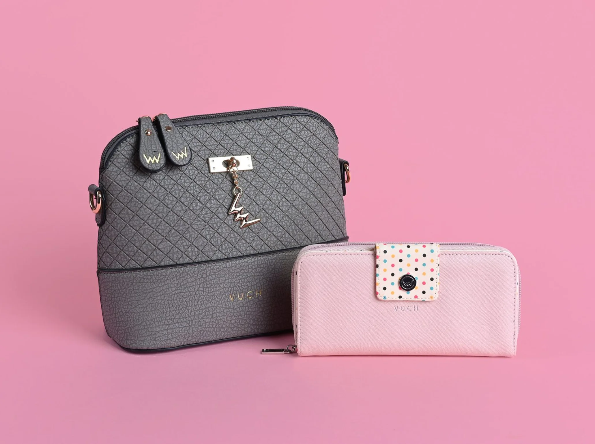 Fashion tips: how to pair a handbag with a wallet?