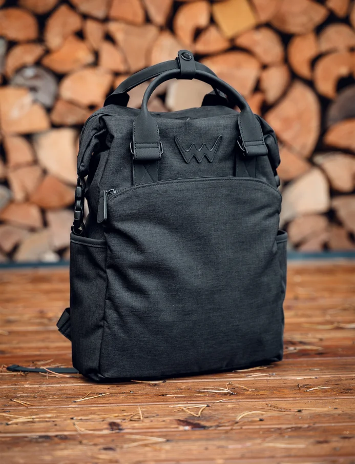 Lien Black