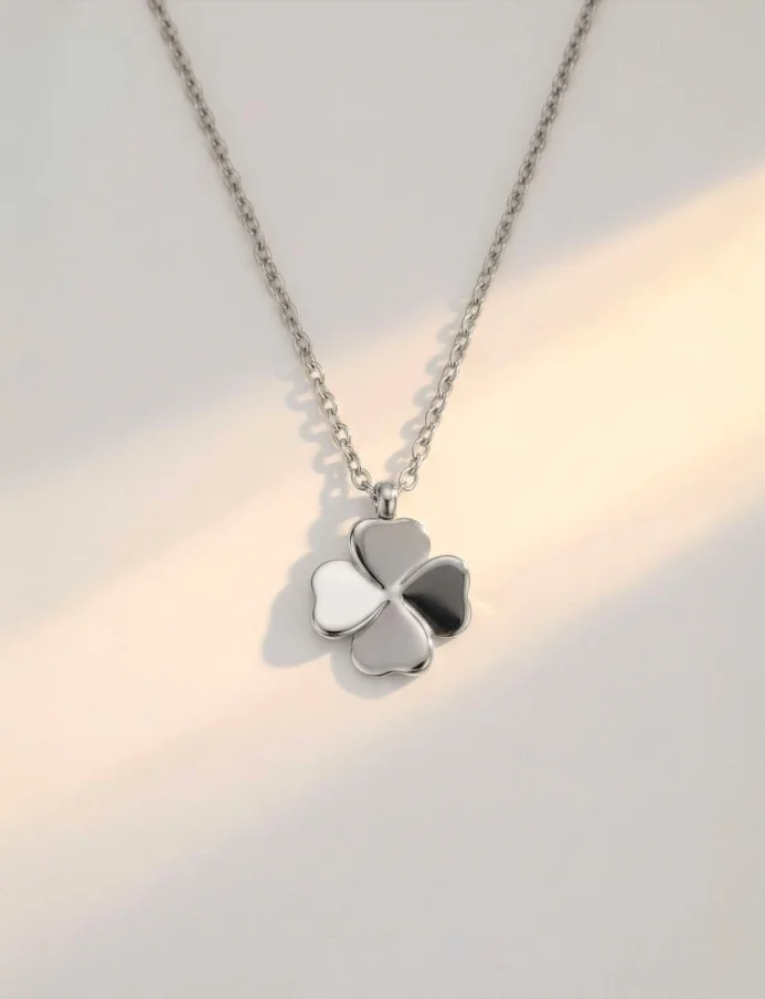 Necklace Fouria Silver