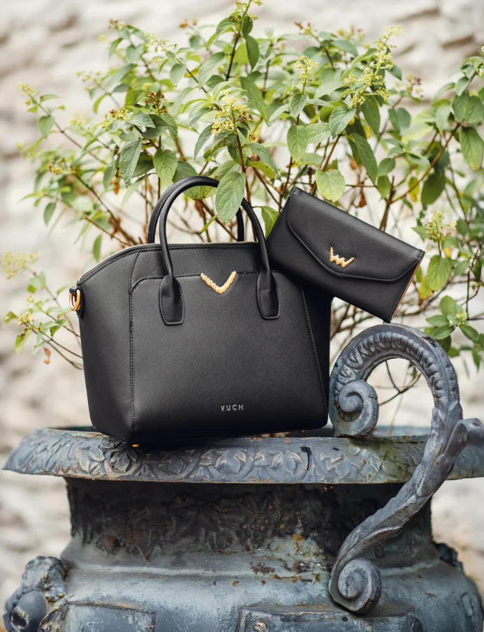 Lanteea Black