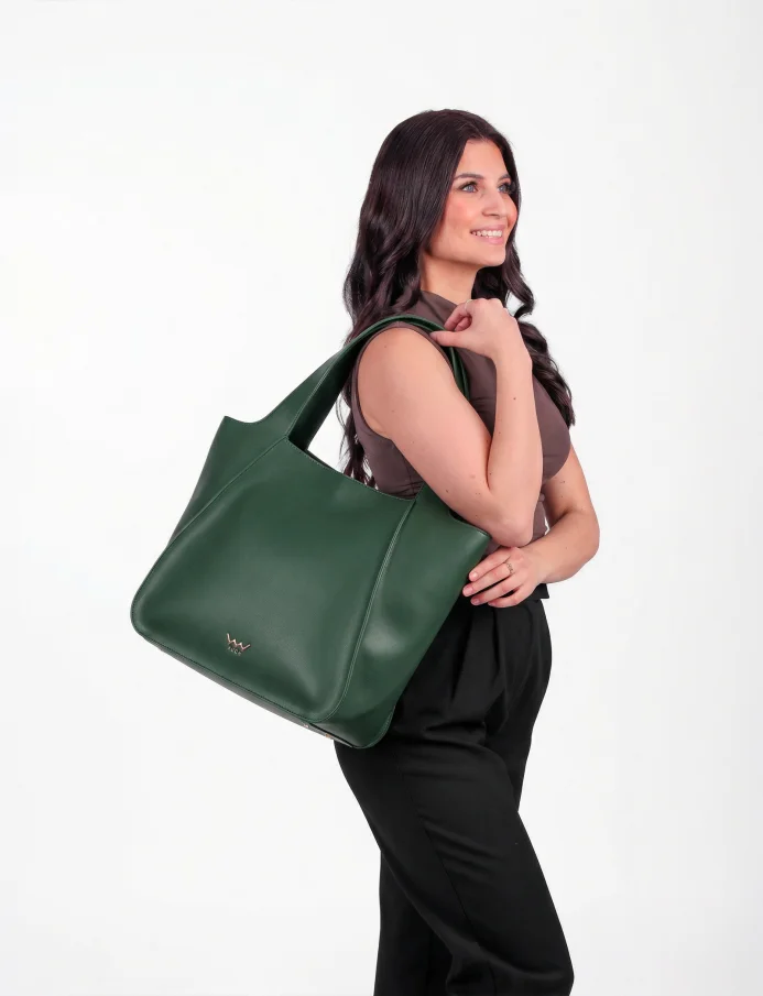 Calyste Green