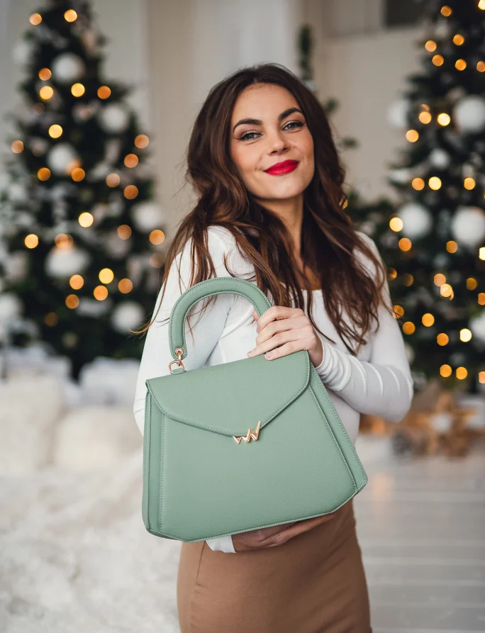 Bryna Dusty Green