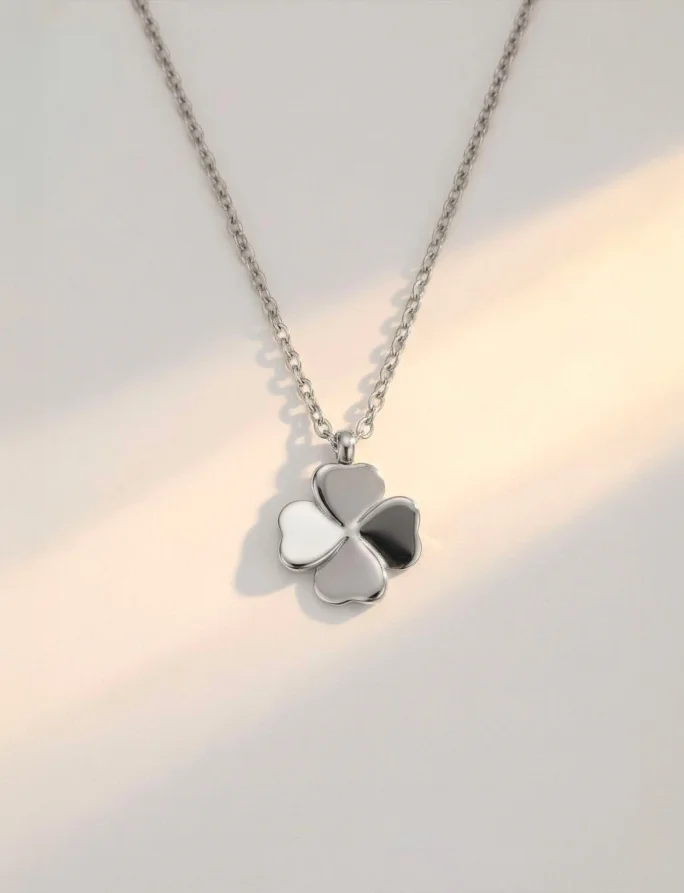 Necklace Fouria Silver