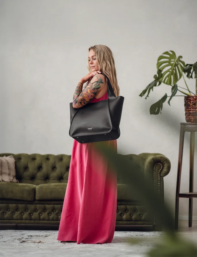 Calyste Black