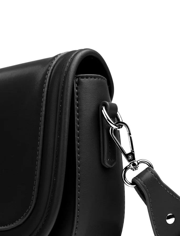 Labela Black