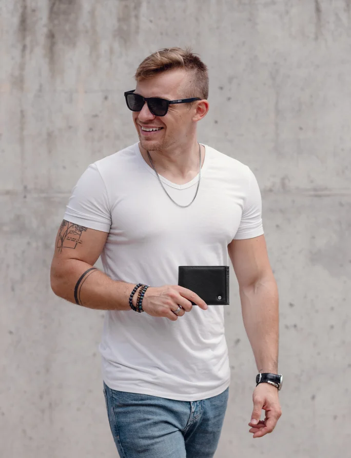 Cruwal Black