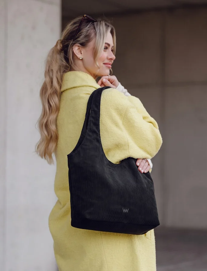 Eileen Cosy Black