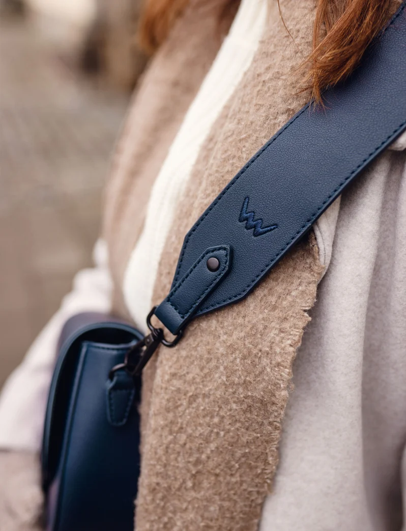 Duilio Dark Blue